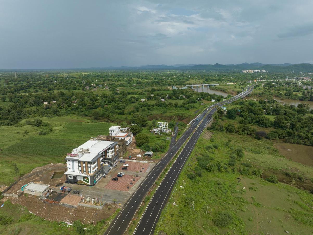 The Scenic Unity Hotel Garudeshwar Exterior photo