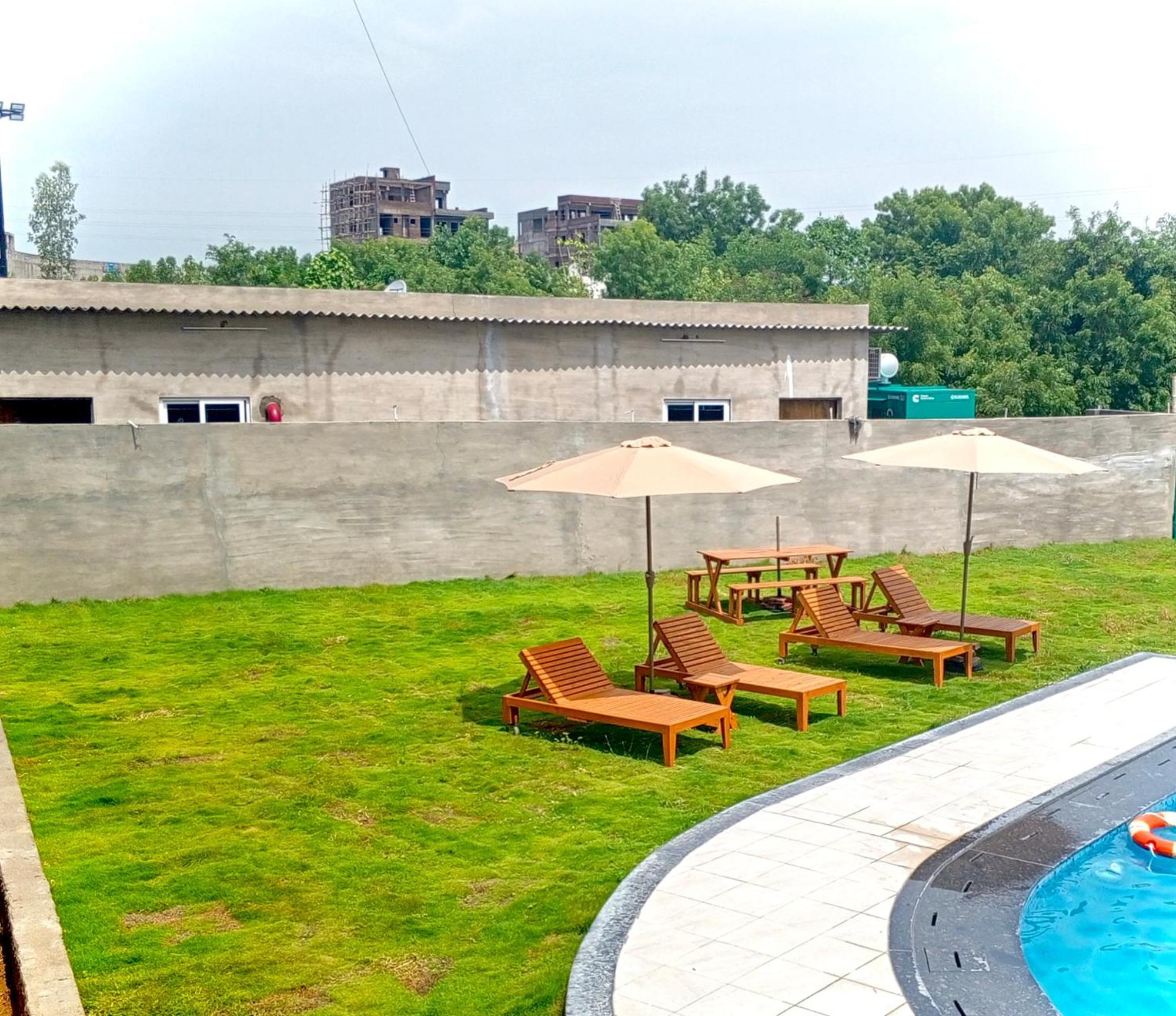 The Scenic Unity Hotel Garudeshwar Exterior photo